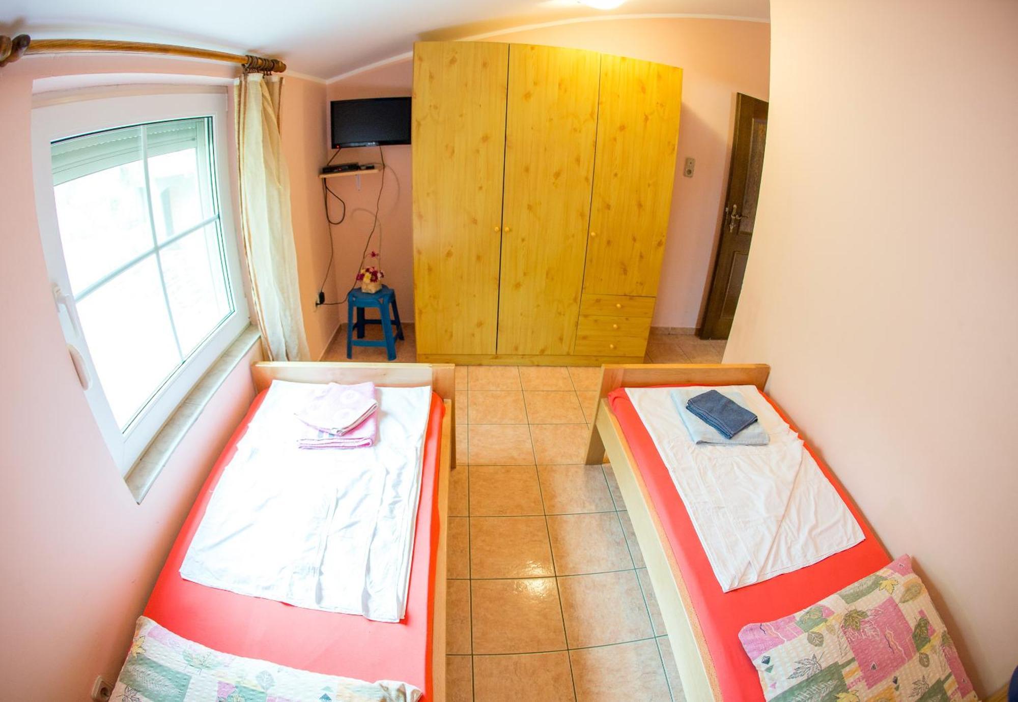 Guest House Almond Bečići Εξωτερικό φωτογραφία