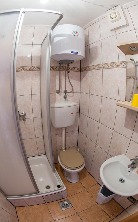 Guest House Almond Bečići Εξωτερικό φωτογραφία