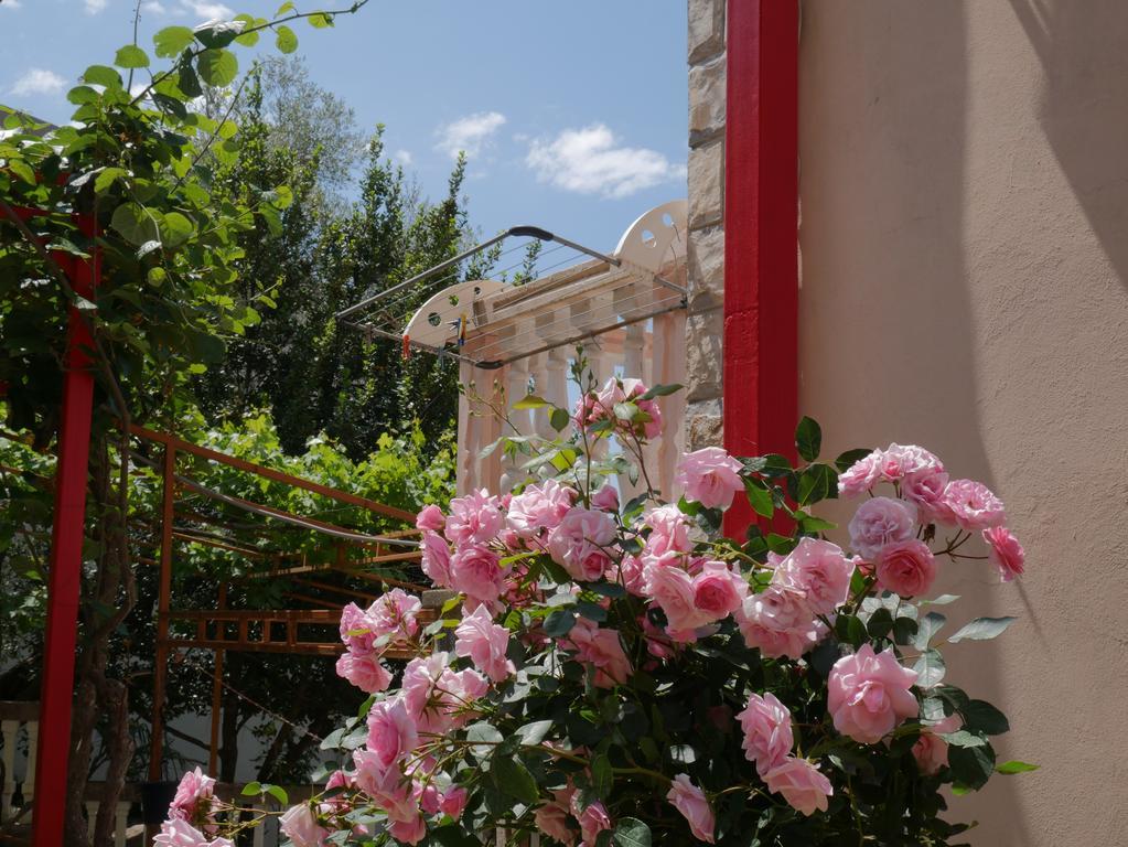 Guest House Almond Bečići Εξωτερικό φωτογραφία